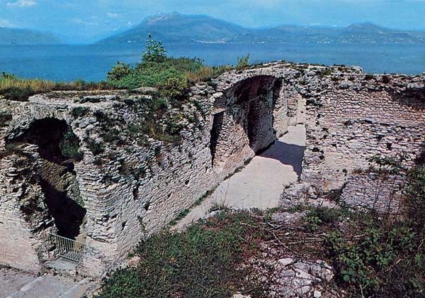 13 Le Grotte di Catullo 2.jpg